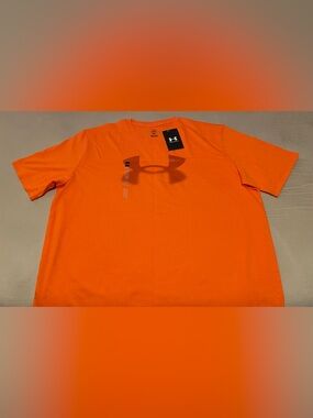 Under Armour T-Shirt Size Large Men’s NWT